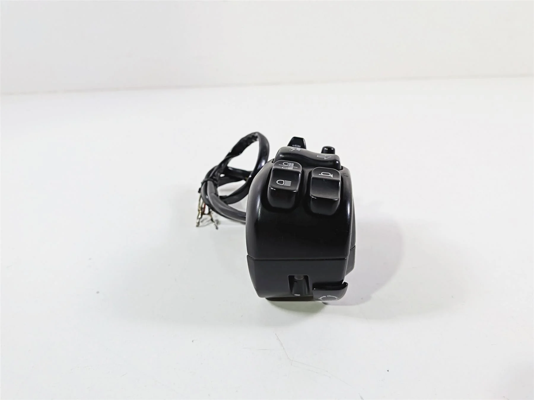 2016 Harley Touring FLHX Street Glide Left Hand Cruise Control Switch 71500128A - Image 4
