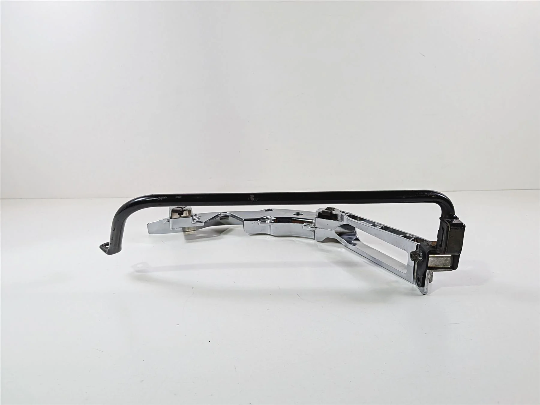 2016 Harley Touring FLHX Street Glide Left Rear Chrome Saddlebag Mount 90200503 - Image 2
