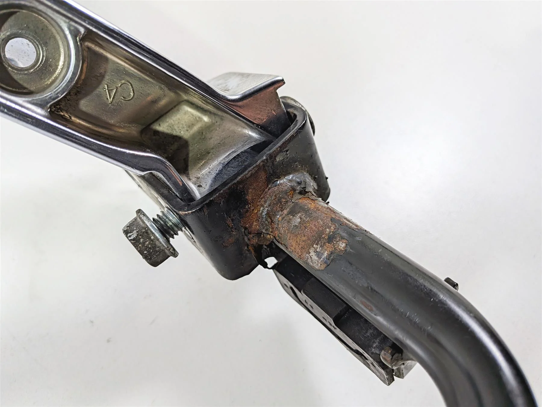 2016 Harley Touring FLHX Street Glide Left Rear Chrome Saddlebag Mount 90200503 - Image 8