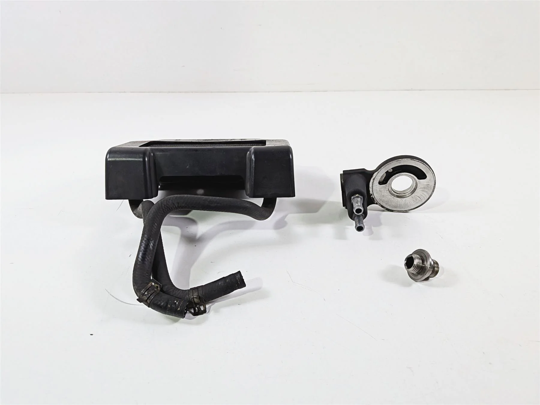 2016 Harley Touring FLHX Street Glide Oil Cooler + Cover & Flange Set 63083-11A - Image 5