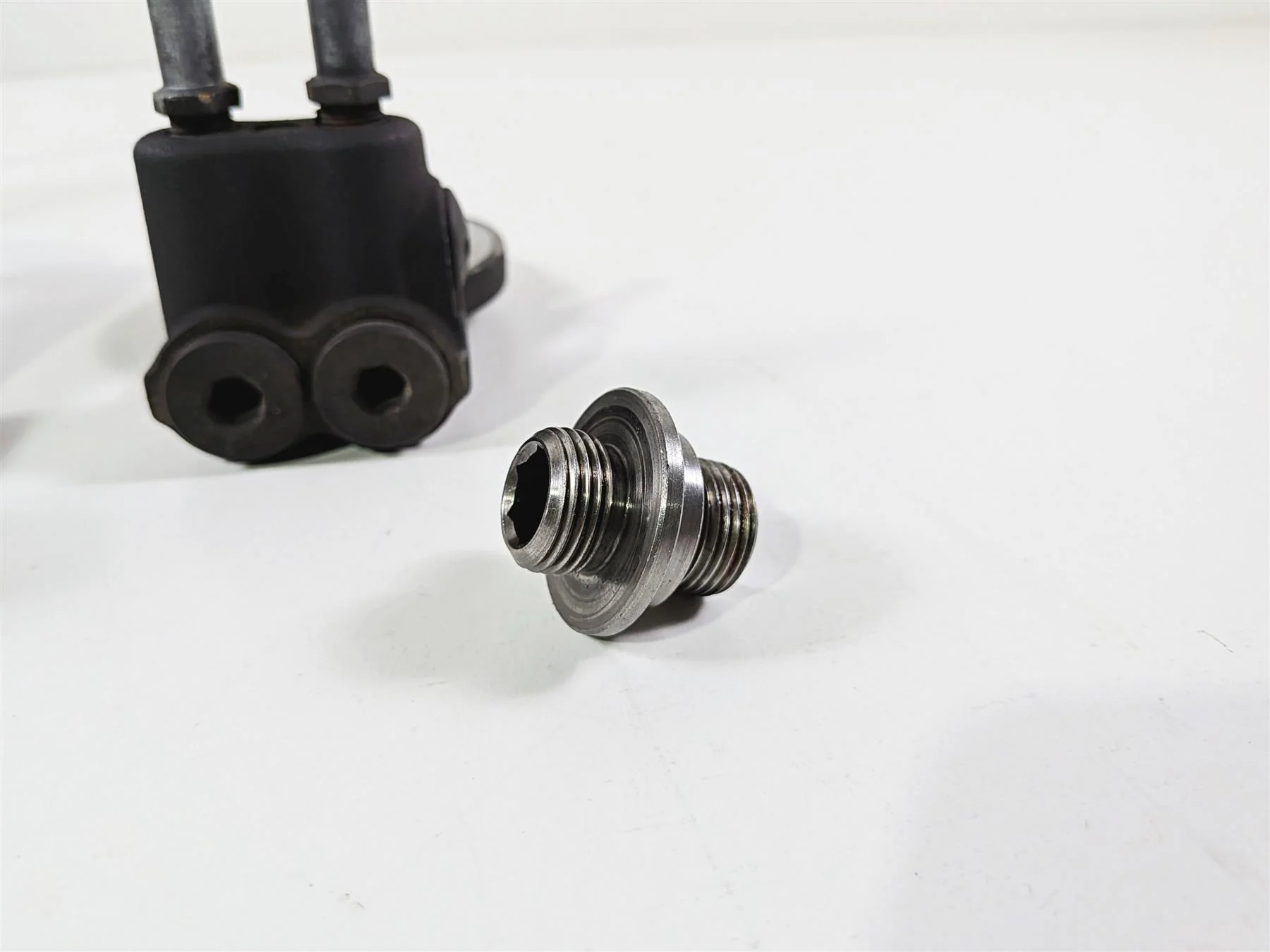 2016 Harley Touring FLHX Street Glide Oil Cooler + Cover & Flange Set 63083-11A - Image 8