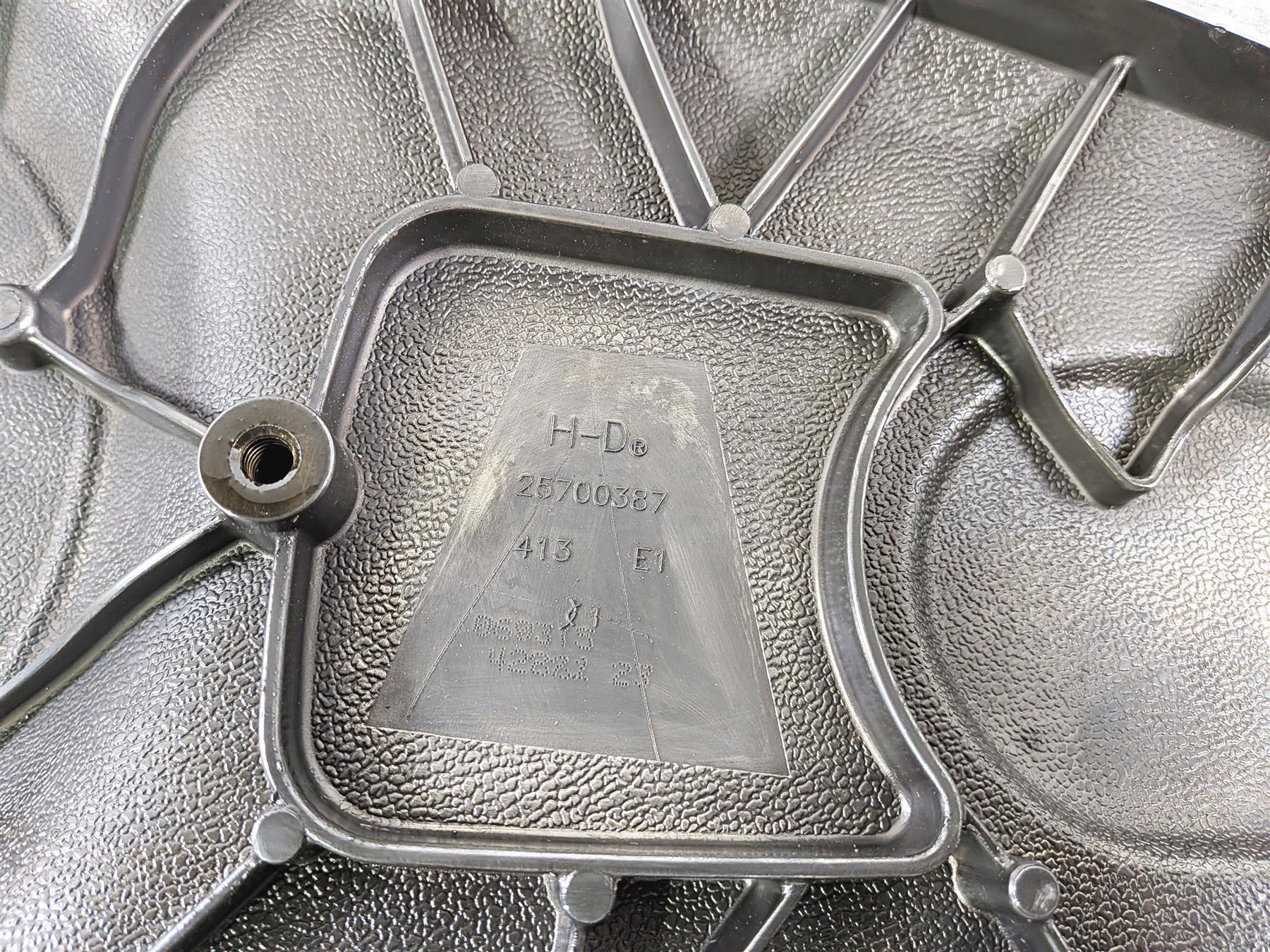 2016 Harley Touring FLHX Street Glide Outer Primary Drive Clutch Cover 25700387 - Image 8