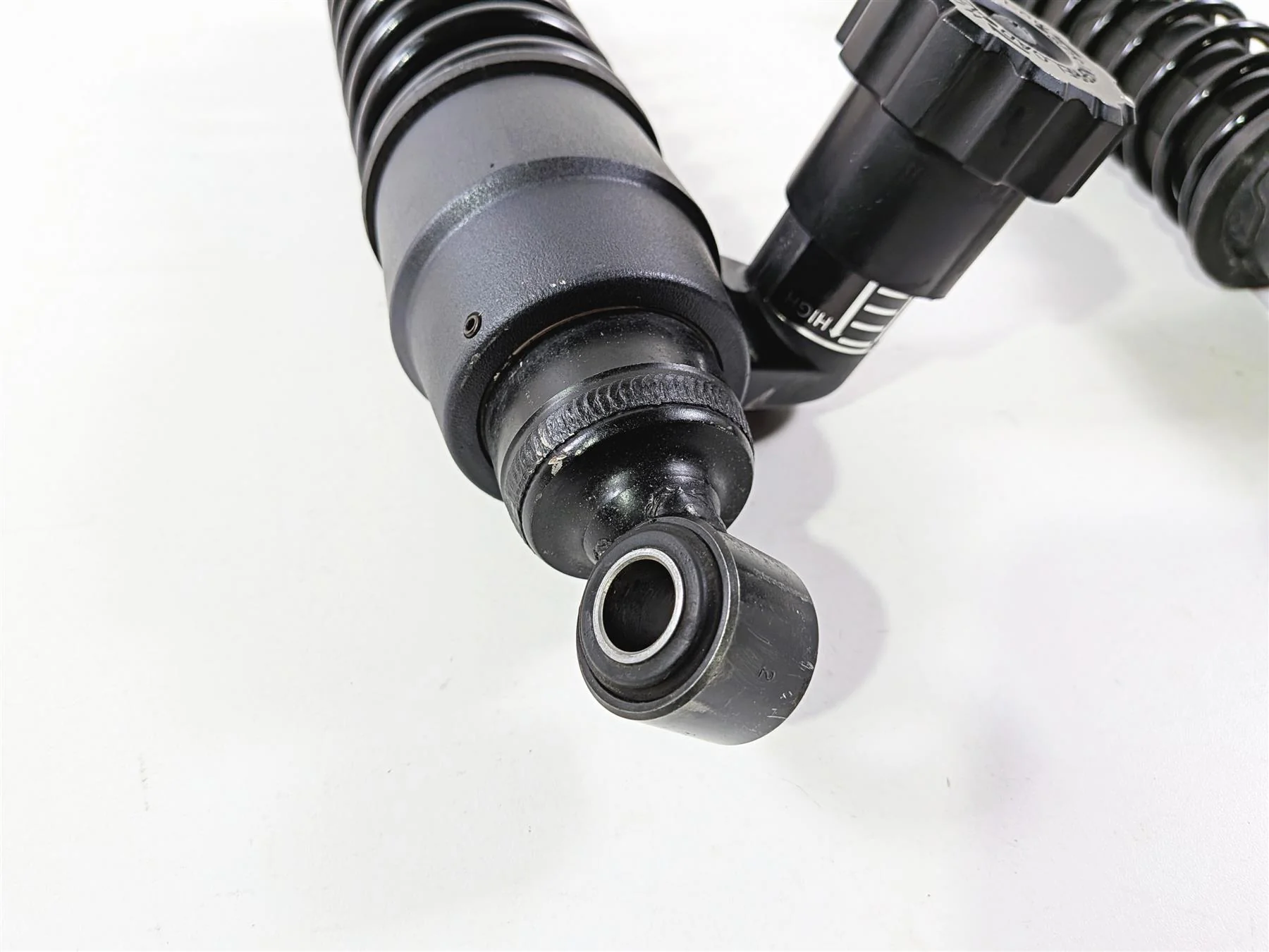 2016 Harley Touring FLHX Street Glide Rear 12" Suspension Shocks - Read 54000081 - Image 11