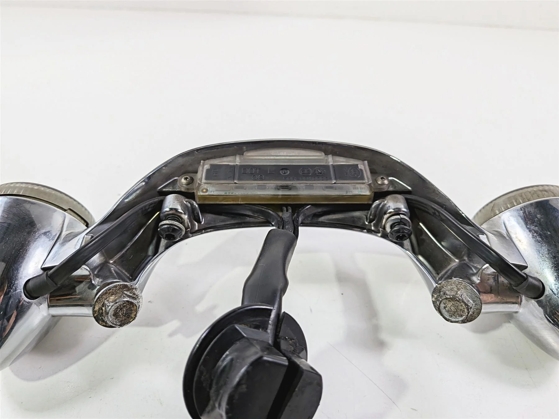 2016 Harley Touring FLHX Street Glide Rear Chrome Led Turn Signal Bar 68629-05 - Image 8