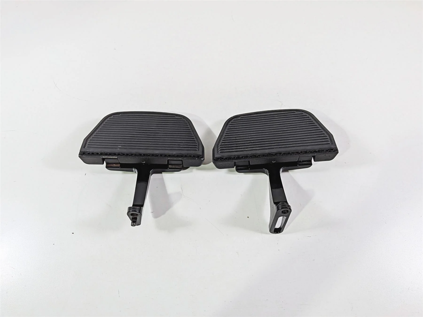 2016 Harley Touring FLHX Street Glide Rear Passenger Floor Board Set 50500460A - Image 6