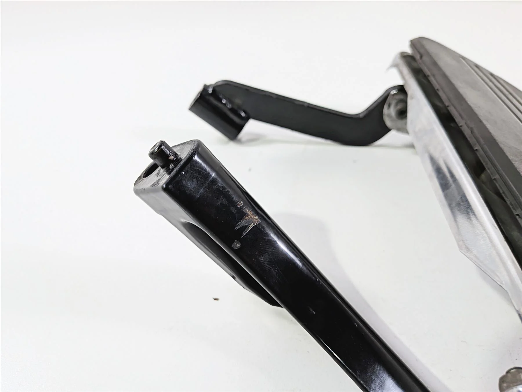 2016 Harley Touring FLHX Street Glide Right Floor Board & Brake Pedal 50674-05 - Image 12