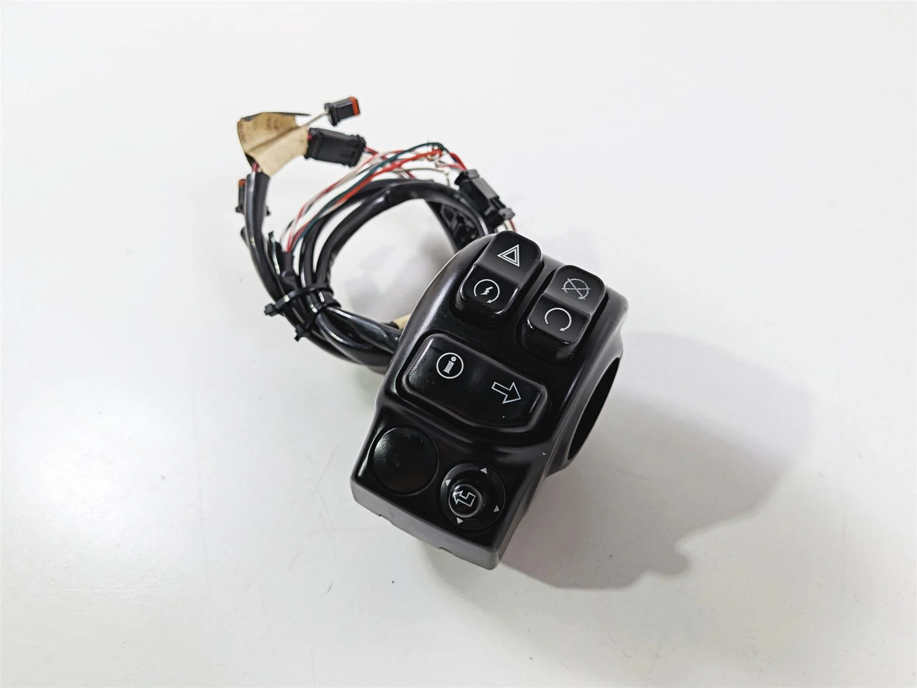 2016 Harley Touring FLHX Street Glide Right Hand Control Switch 71500129B - Image 15