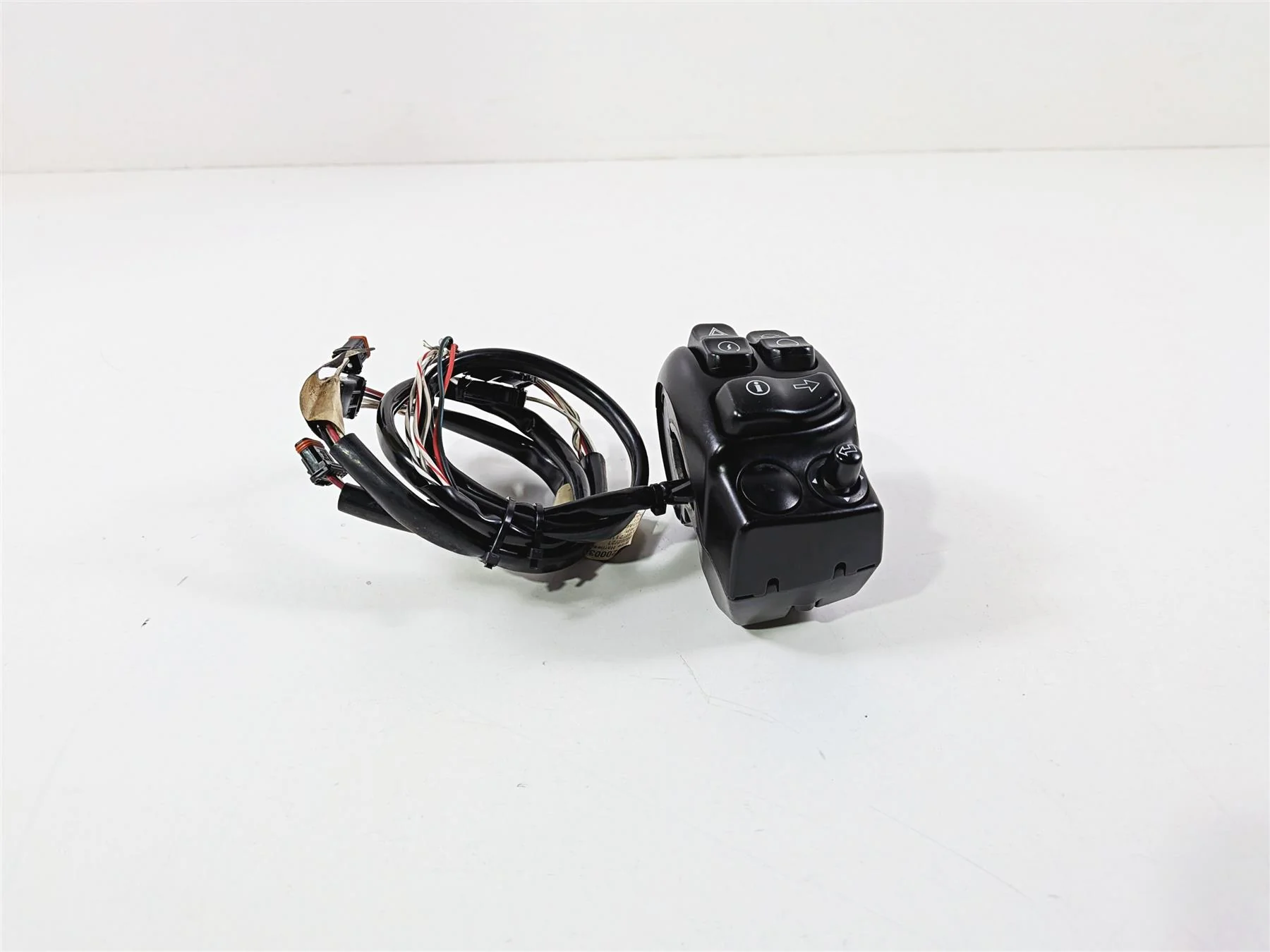 2016 Harley Touring FLHX Street Glide Right Hand Control Switch 71500129B - Image 2