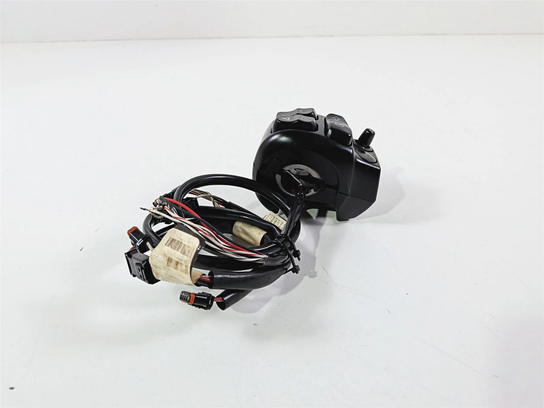 2016 Harley Touring FLHX Street Glide Right Hand Control Switch 71500129B - Image 3