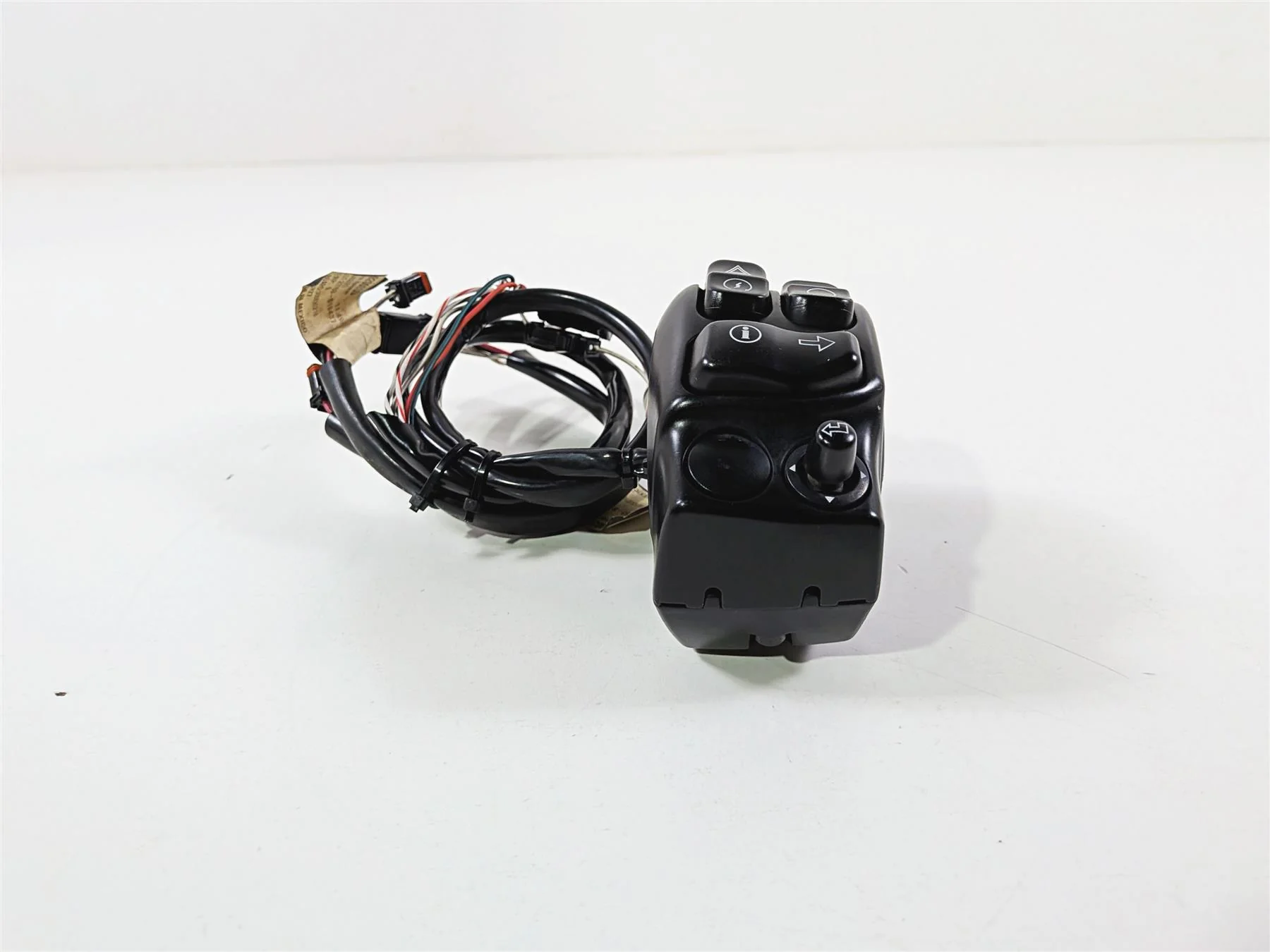 2016 Harley Touring FLHX Street Glide Right Hand Control Switch 71500129B - Image 6