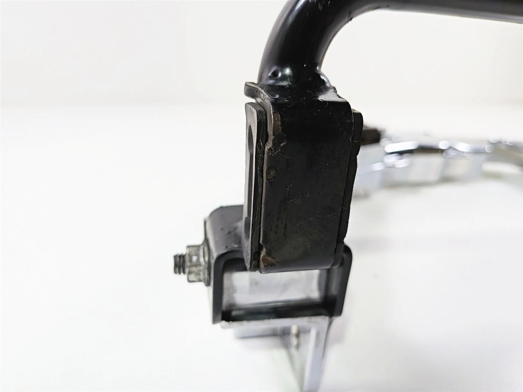 2016 Harley Touring FLHX Street Glide Right Rear Chrome Saddlebag Mount 90200502 - Image 7