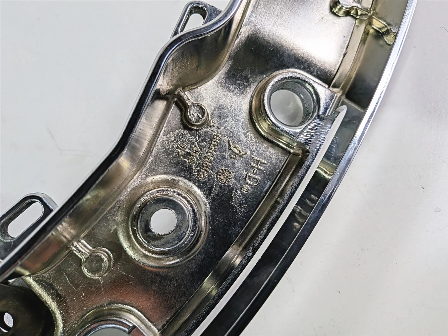 2016 Harley Touring FLHX Street Glide Right Rear Chrome Saddlebag Mount 90200502 - Image 9