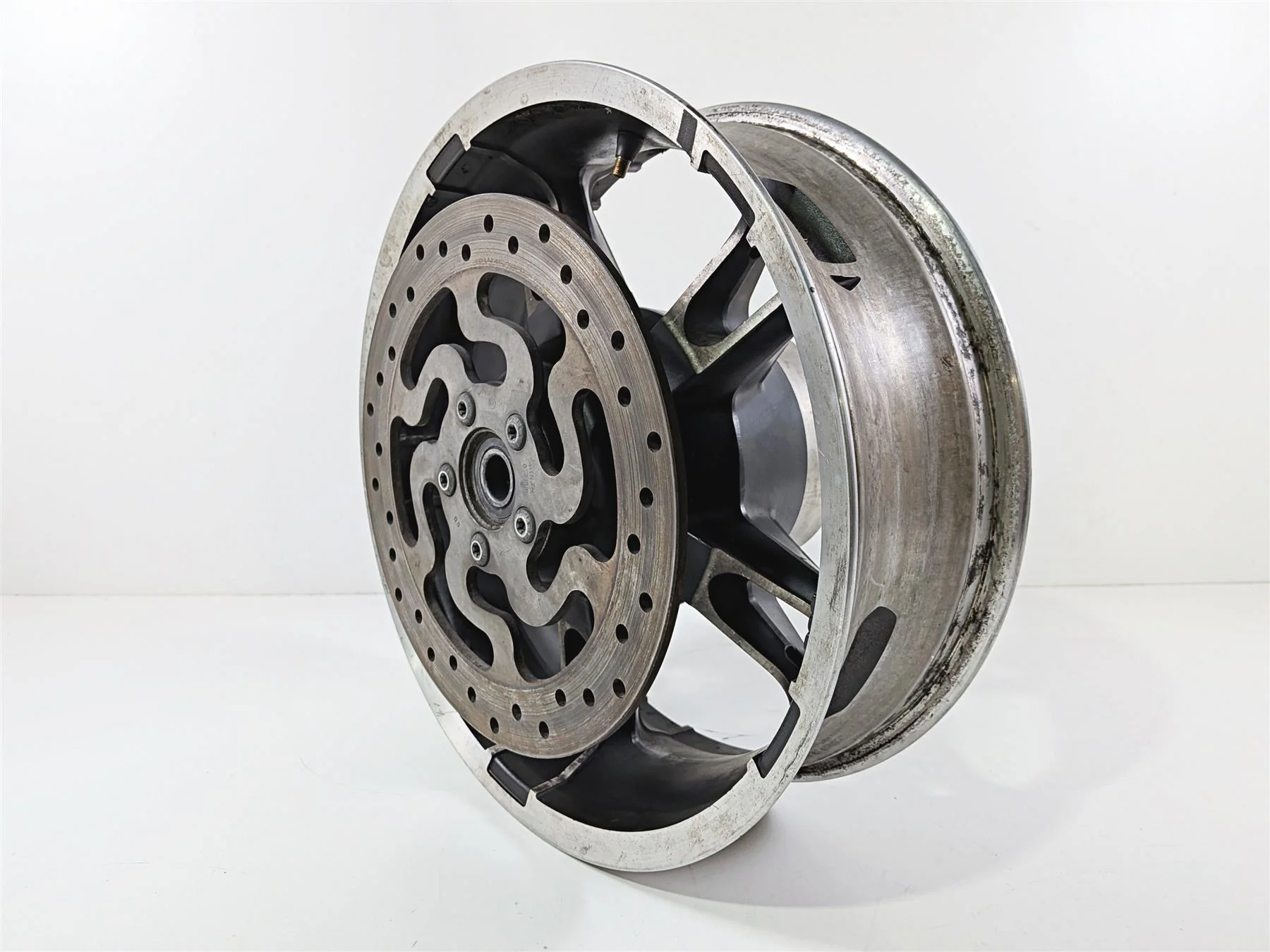 2016 Harley Touring FLHX Street Glide Straight 16x5 Rear Wheel 5-Spoke 40900033 - Image 6