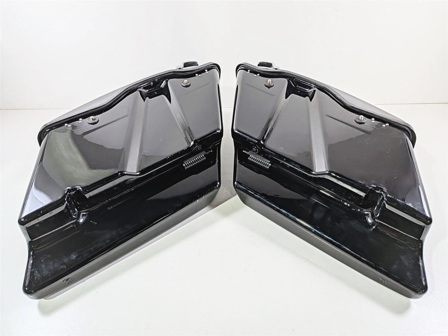 2016 Harley Touring FLHX Street Glide Strechted Saddle Bag Set - Read - Image 15