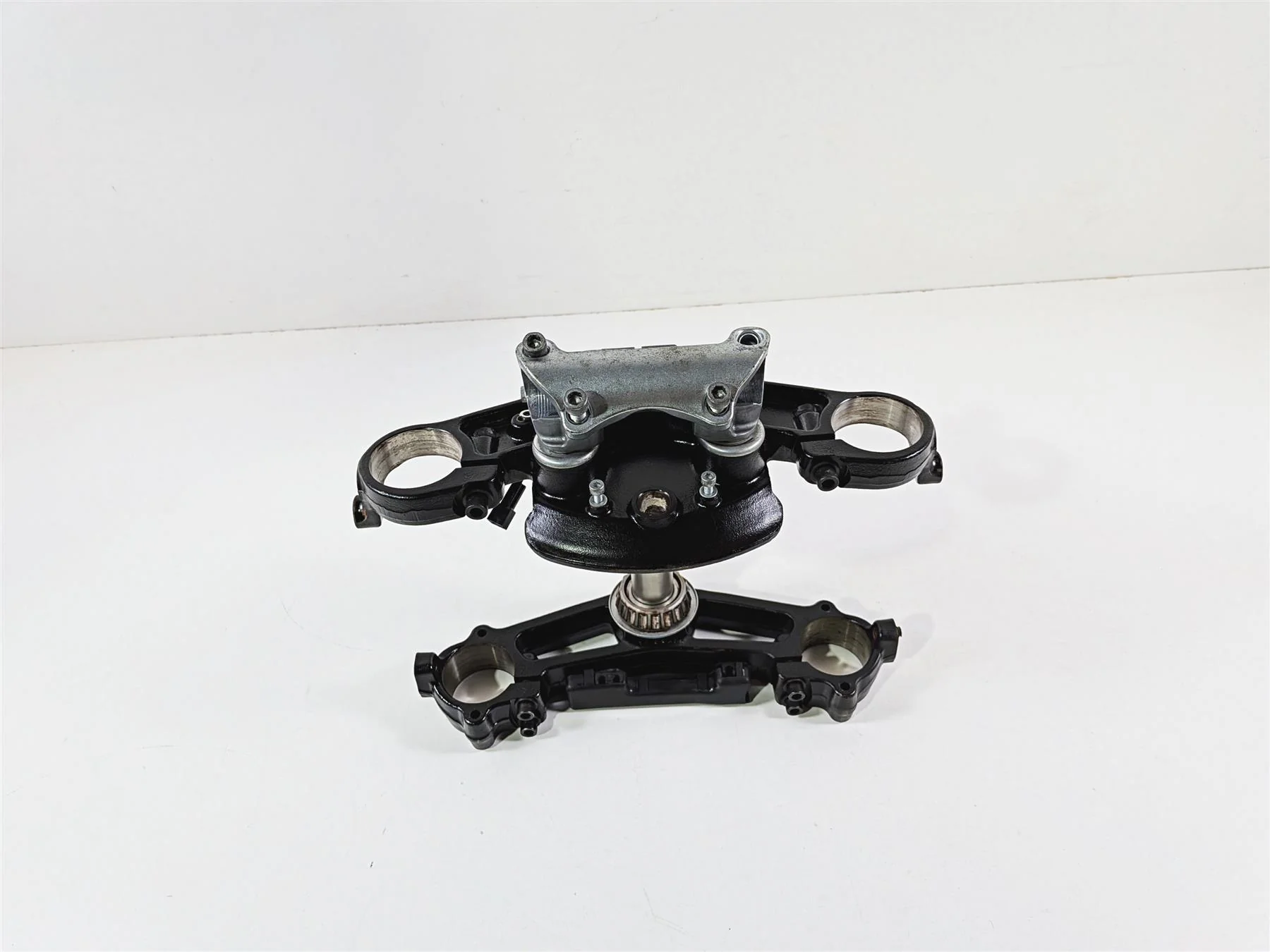2016 Harley Touring FLHX Street Glide Upper Lower Triple Tree Riser Set 45900091 - Image 2