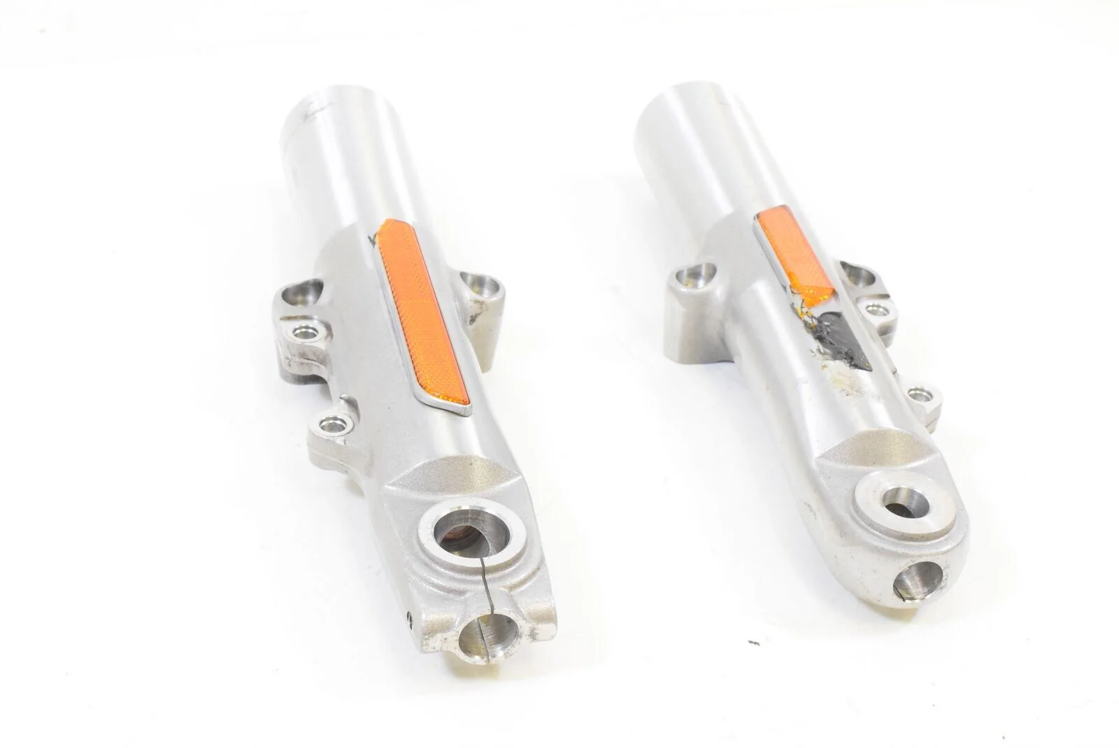 2016 Harley Touring FLTRU Road Glide Lower Fork Tube Leg  Set 45400022 - Image 2