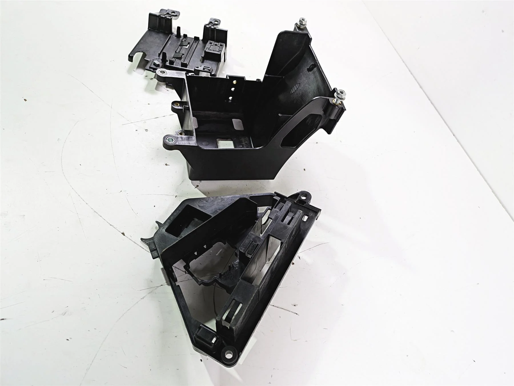 2016 Harley Touring FLTRX Road Glide Battery Tray Electrical Holder 66000010A - Image 4