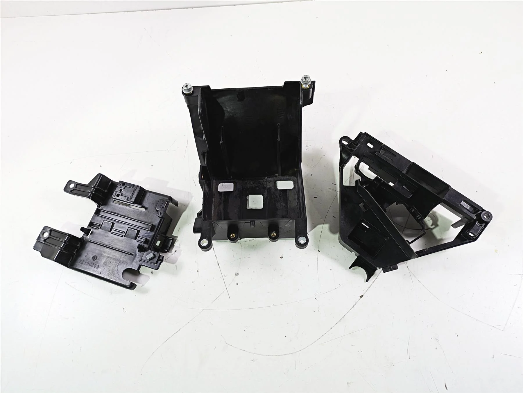 2016 Harley Touring FLTRX Road Glide Battery Tray Electrical Holder 66000010A - Image 5