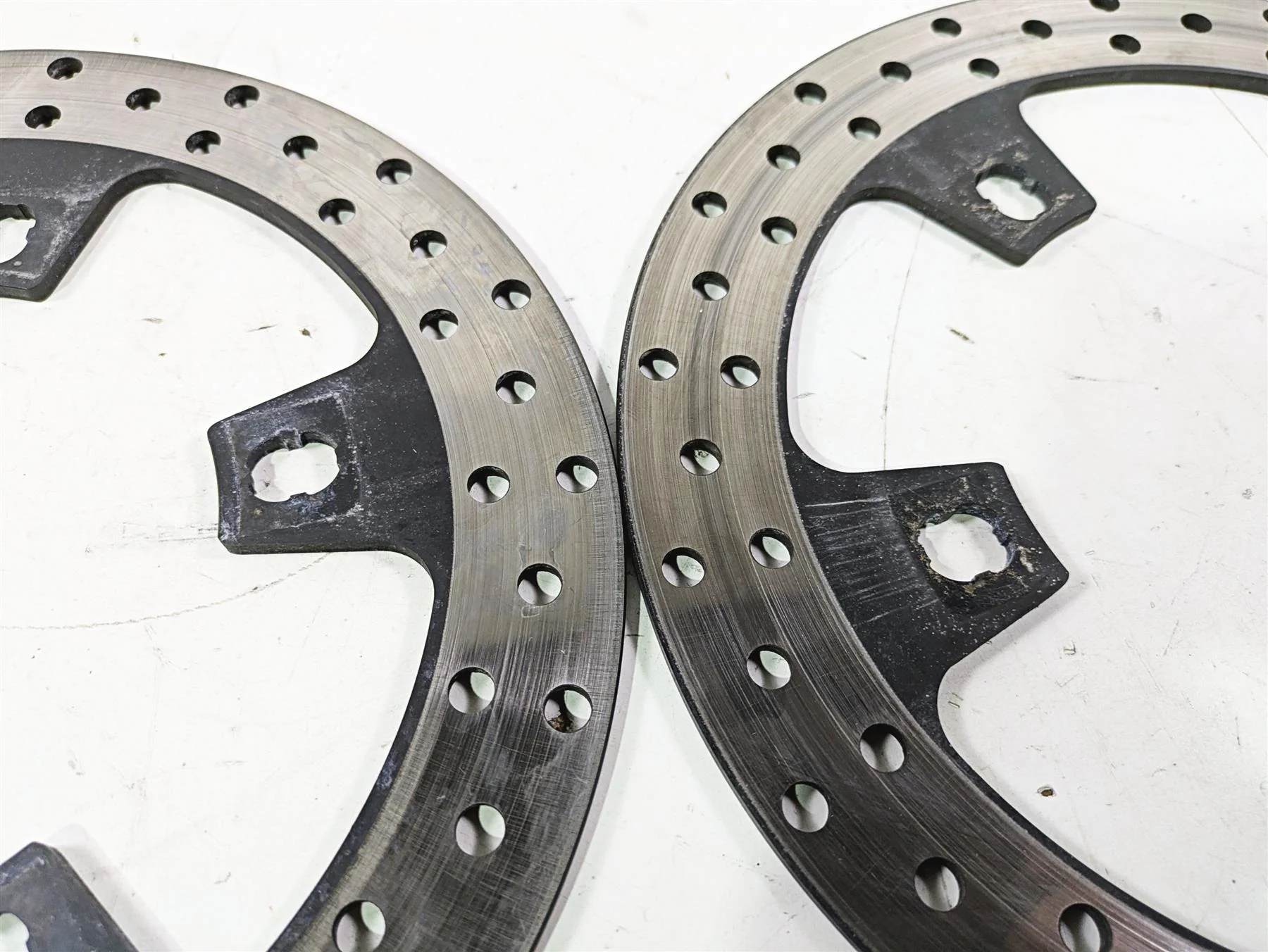 2016 Harley Touring FLTRX Road Glide Front Brake Rotor Set 41500017 - Image 3