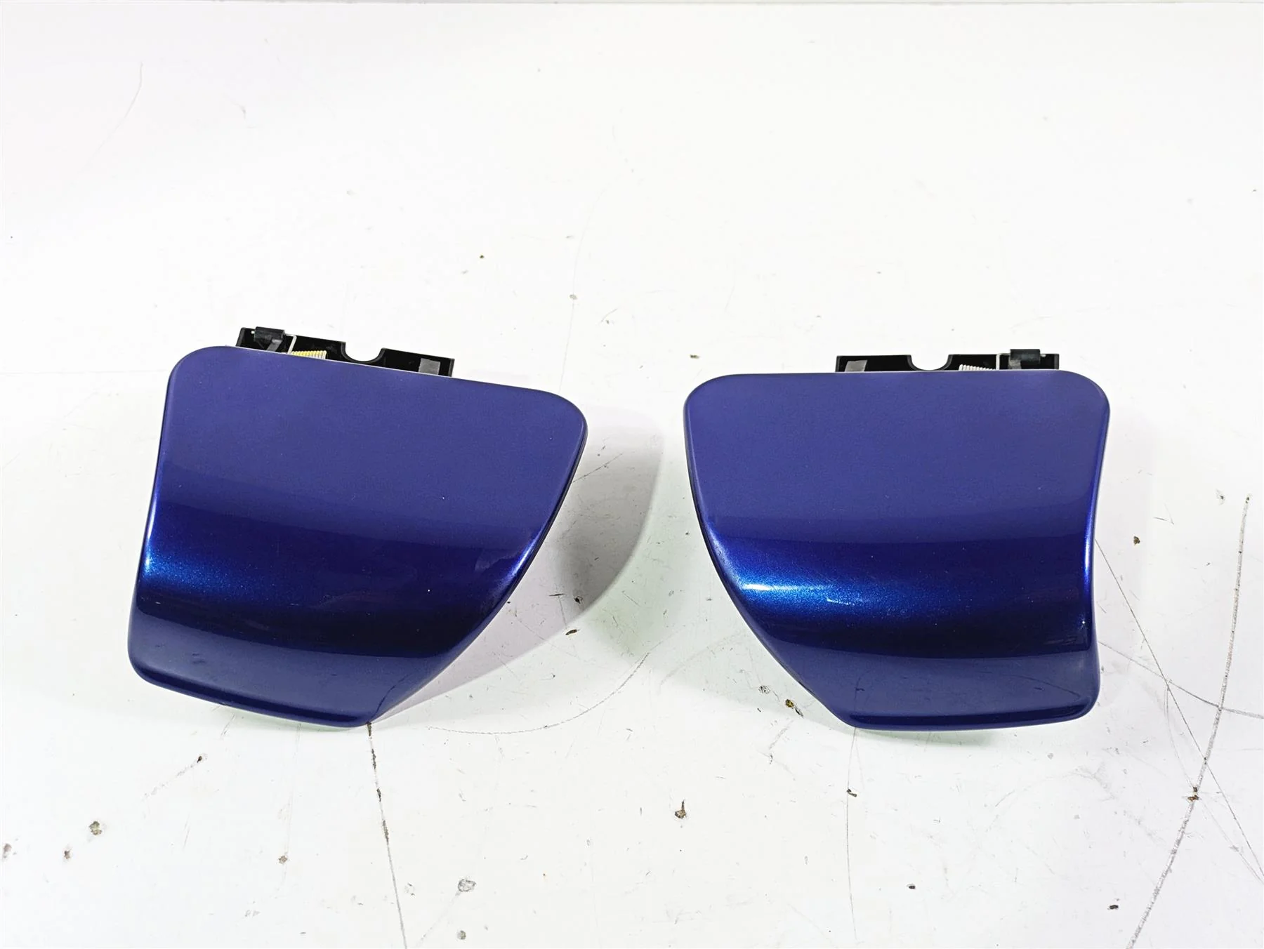 2016 Harley Touring FLTRX Road Glide Front Inner Fairing Door Set 76000376