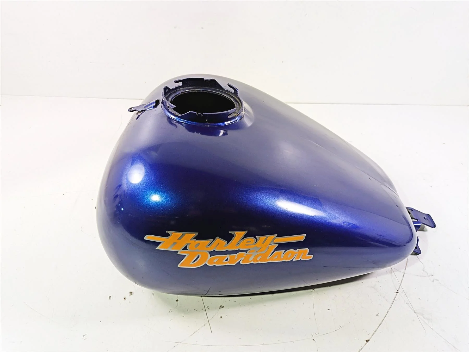 2016 Harley Touring FLTRX Road Glide Fuel Petrol Gas Tank 61356-08