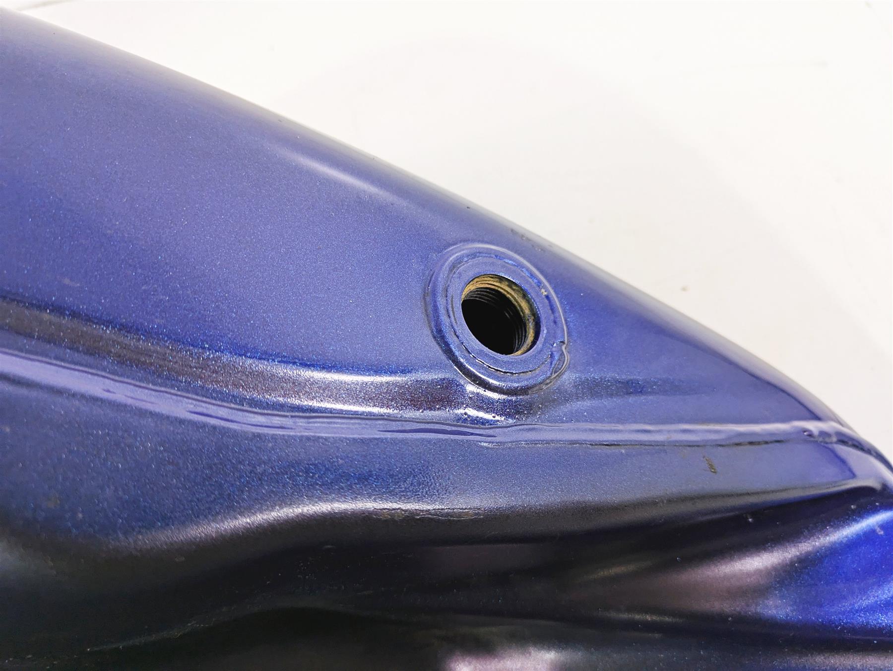 2016 Harley Touring FLTRX Road Glide Fuel Petrol Gas Tank 61356-08 - Image 11