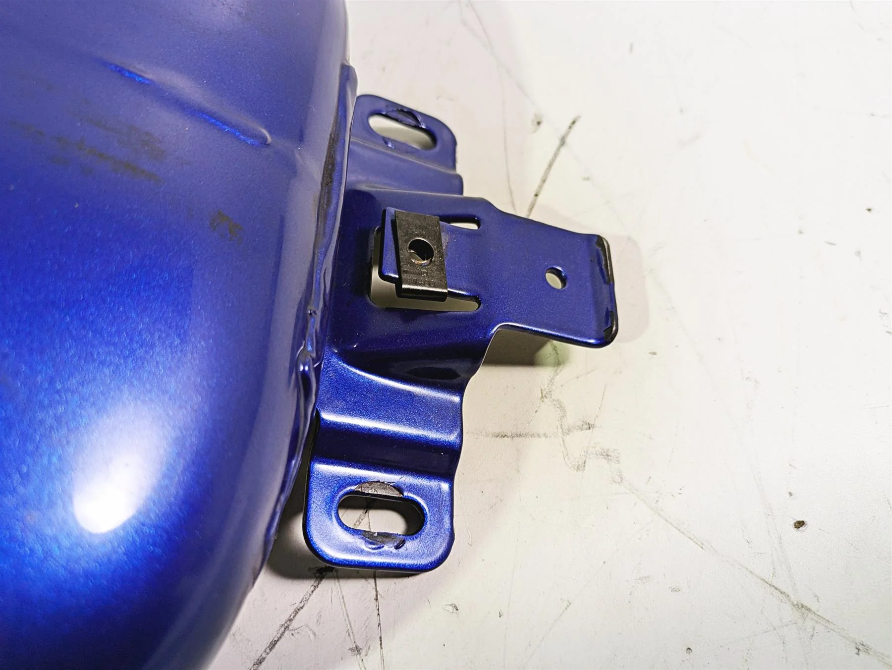 2016 Harley Touring FLTRX Road Glide Fuel Petrol Gas Tank 61356-08 - Image 8