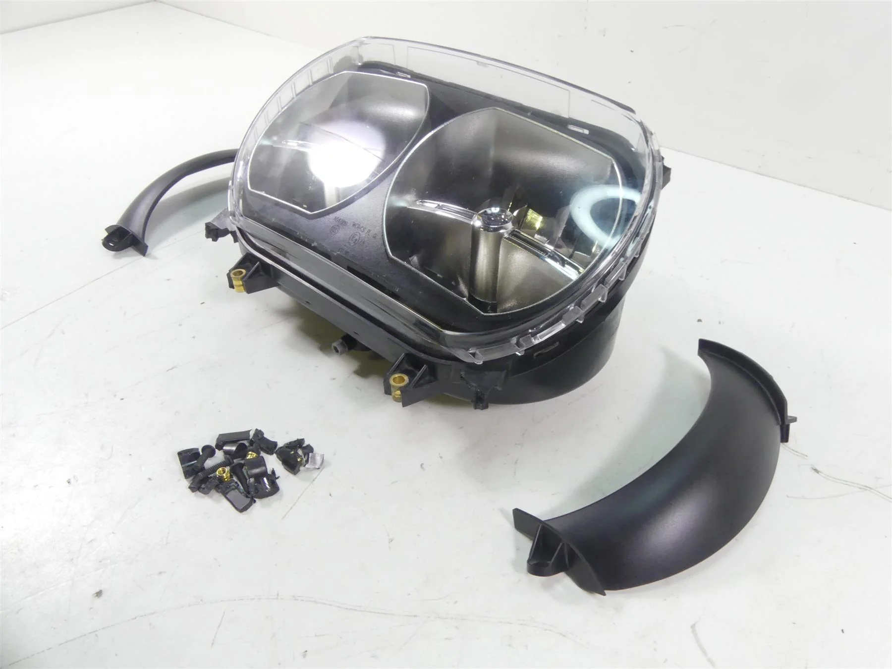 2016 Harley Touring FLTRX Road Glide Headlight Head Light Set 19K -Read 67700199 - Image 4