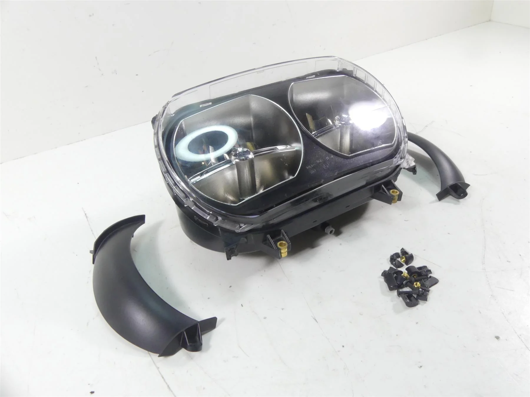2016 Harley Touring FLTRX Road Glide Headlight Head Light Set 19K -Read 67700199 - Image 5