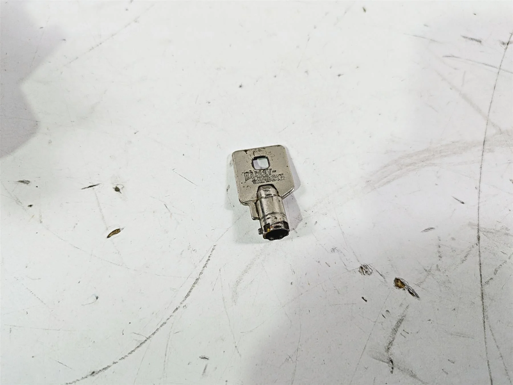 2016 Harley Touring FLTRX Road Glide Ignition Switch & Key READ 71400016B - Image 7
