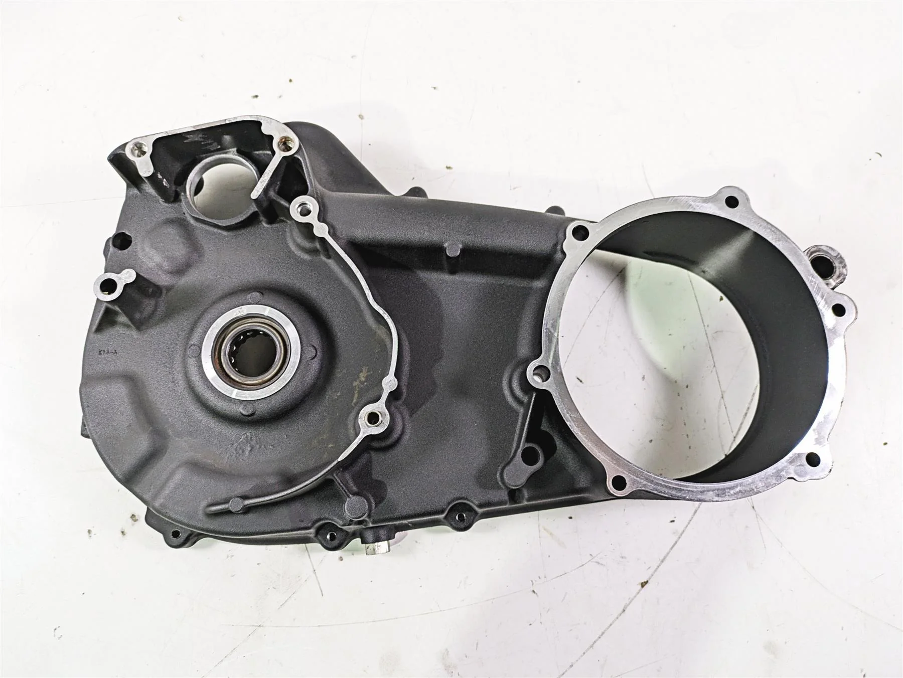 2016 Harley Touring FLTRX Road Glide Inner Primary Drive Clutch Cover 60677-07A - Image 6