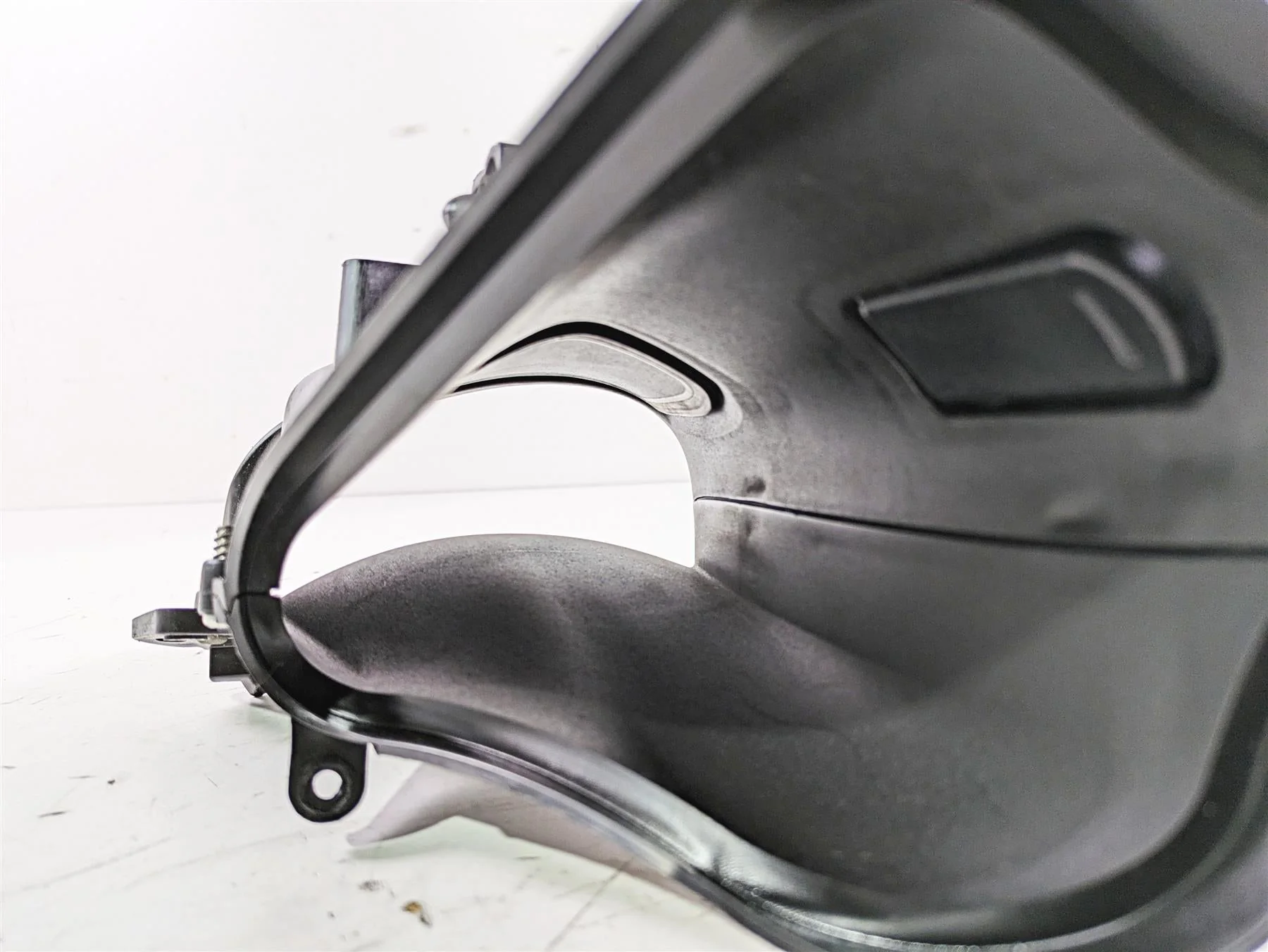 2016 Harley Touring FLTRX Road Glide Left Air Duct Vent Part 29200070 - Image 10