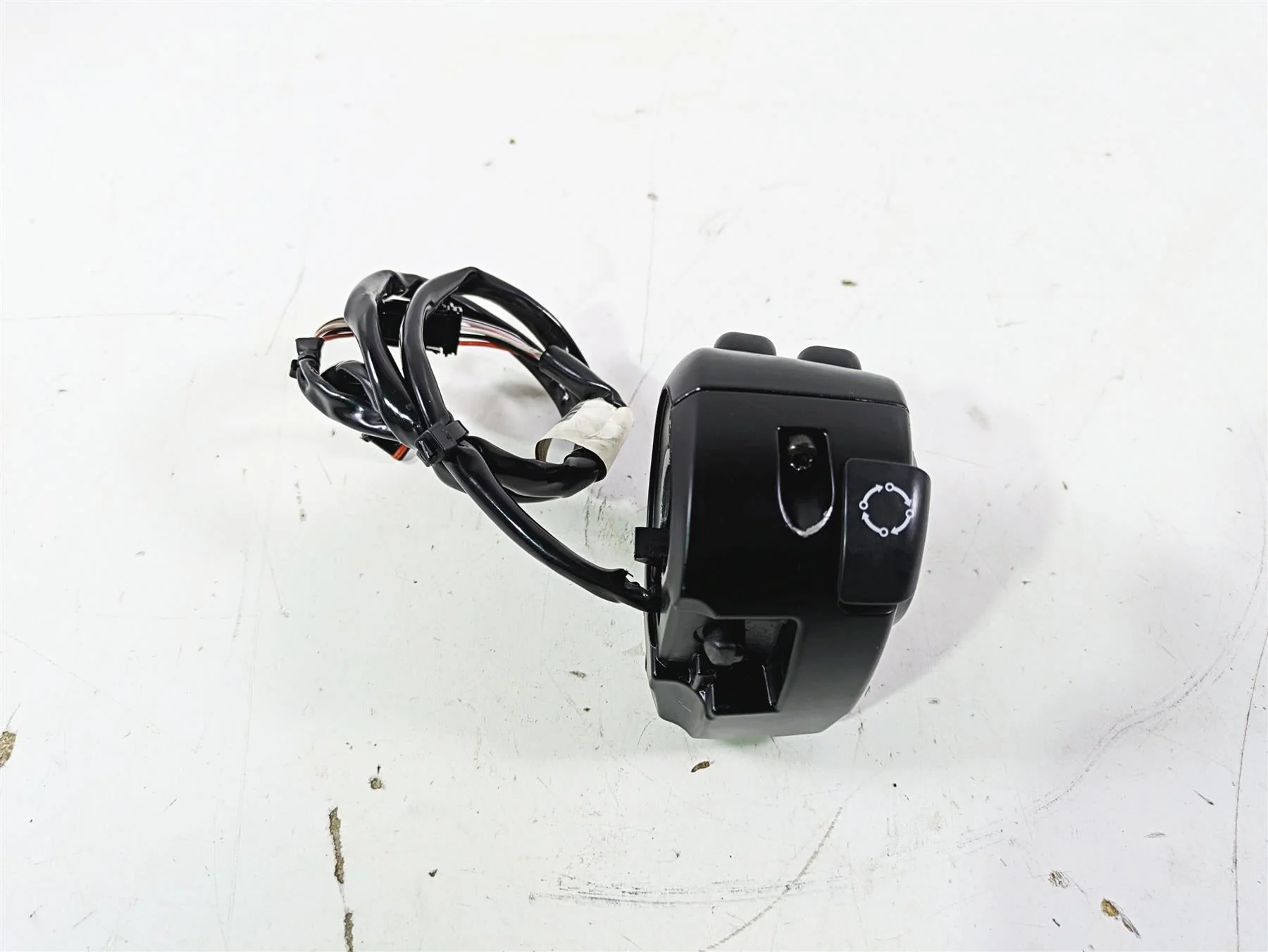 2016 Harley Touring FLTRX Road Glide Left Hand Control Switch 71500128B - Image 3
