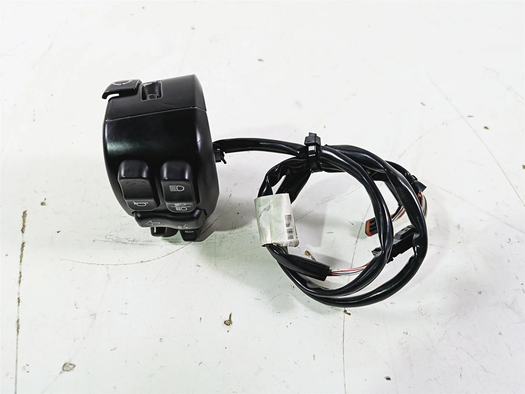 2016 Harley Touring FLTRX Road Glide Left Hand Control Switch 71500128B - Image 5