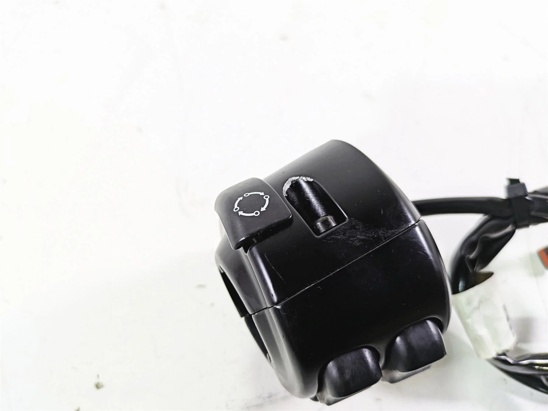 2016 Harley Touring FLTRX Road Glide Left Hand Control Switch 71500128B - Image 7