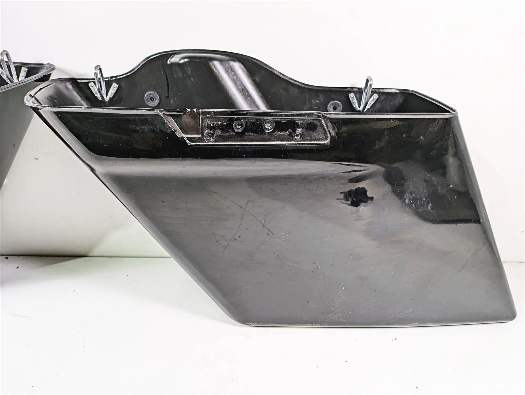 2016 Harley Touring FLTRX Road Glide Left Right Lower Stretched Saddle Bag Set - Image 3