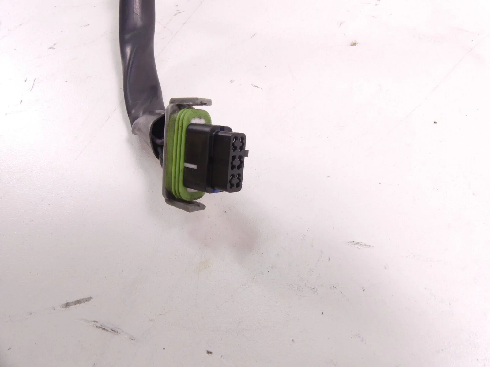 2016 Harley Touring FLTRX Road Glide Rear Blinker Turn Signal Bar Mount 73309-10 - Image 5