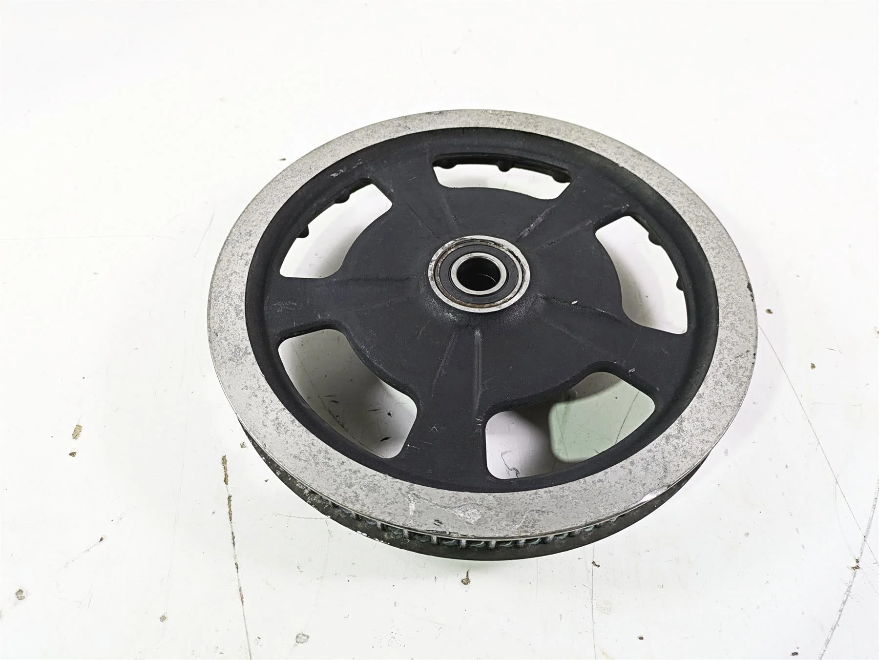 2016 Harley Touring FLTRX Road Glide Rear Drive Pulley Sprocket 68T 37781-09