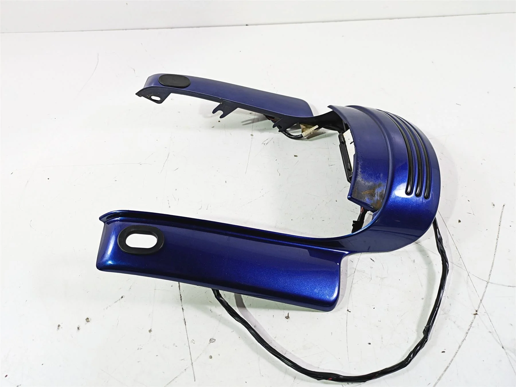 2016 Harley Touring FLTRX Road Glide Rear Fender Wing Fascia Taillight 59739-09 - Image 4