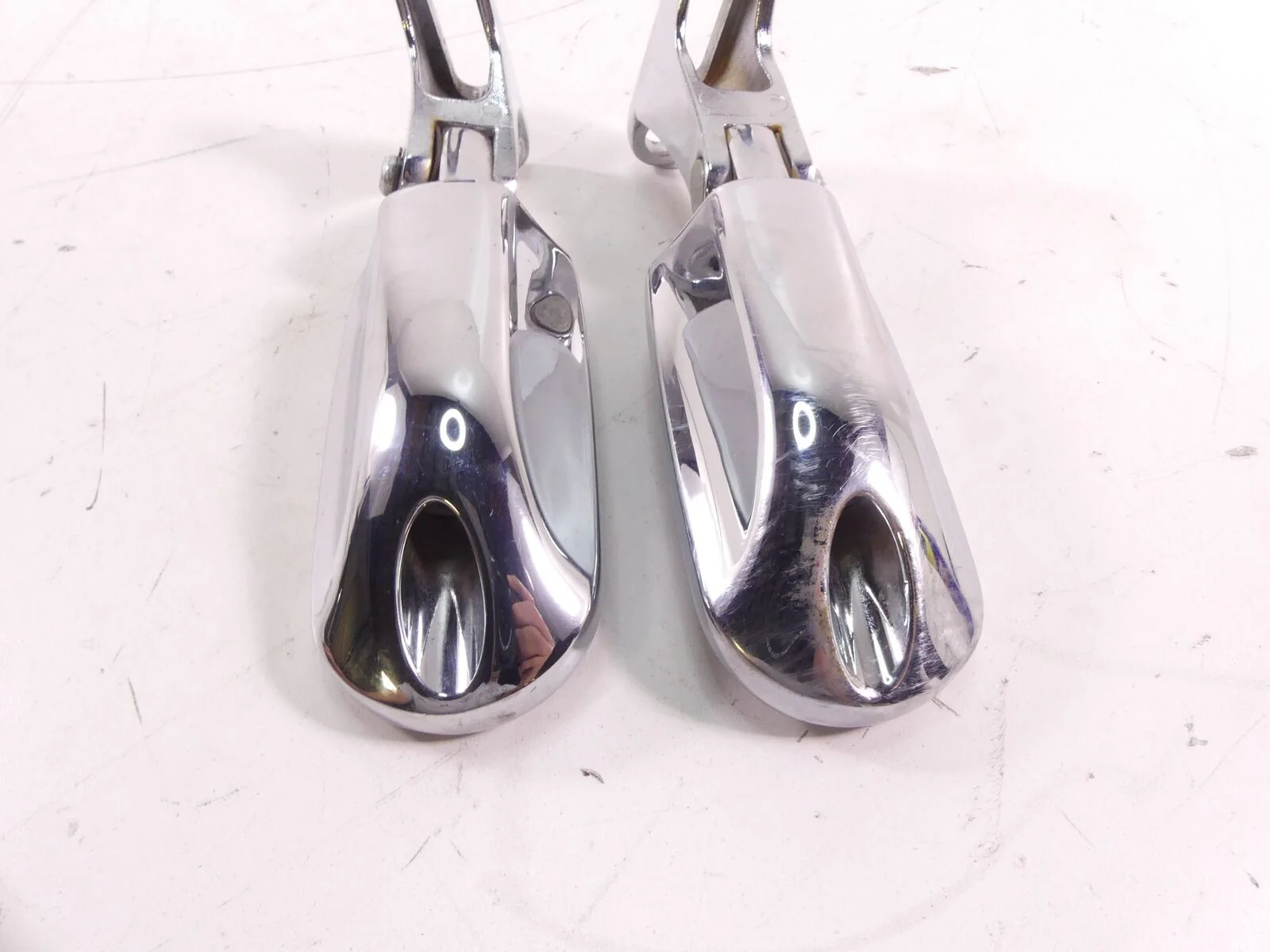 2016 Harley Touring FLTRX Road Glide Rear Passenger Footpeg Foot Peg Set 5050046 - Image 7