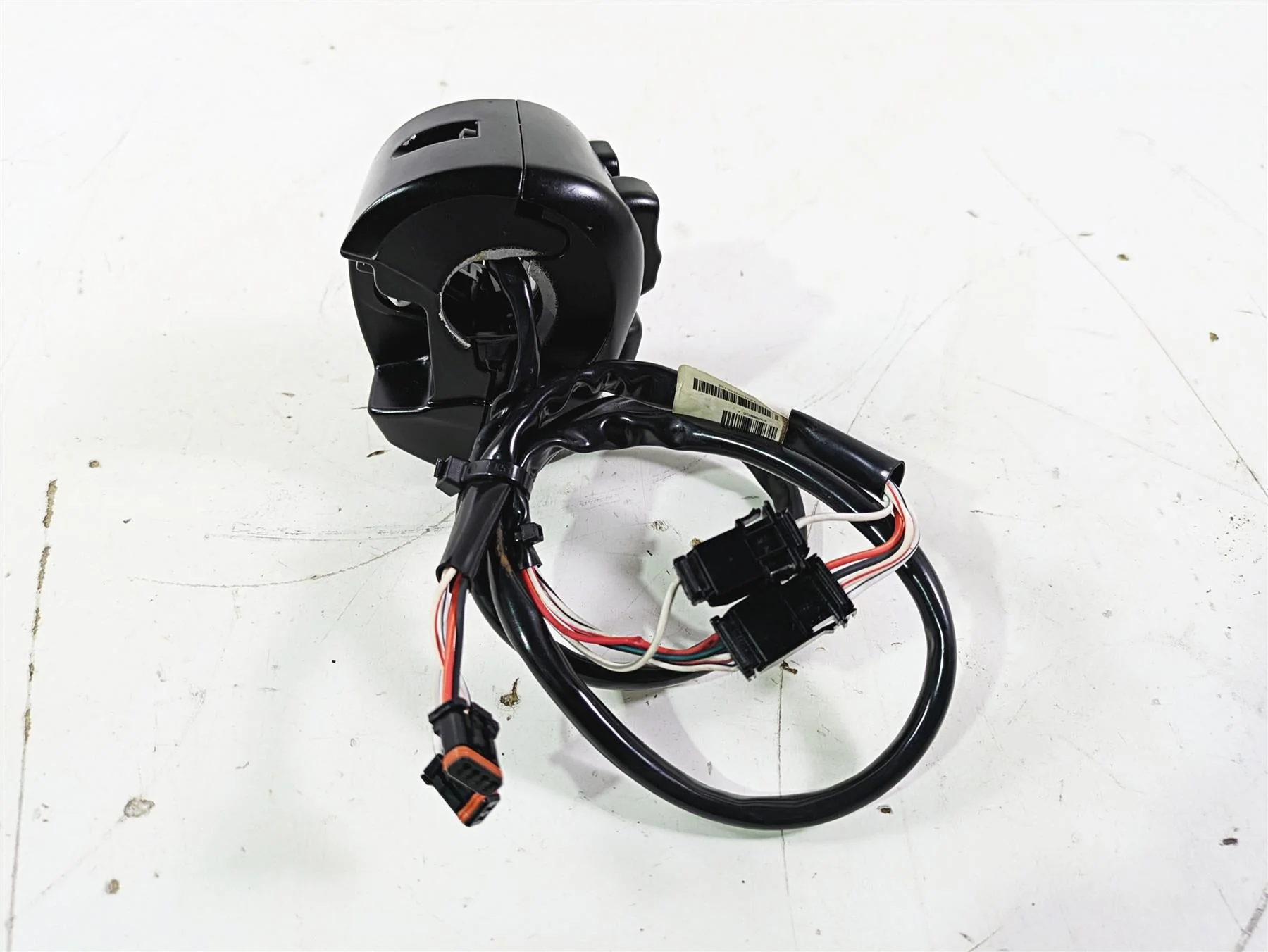 2016 Harley Touring FLTRX Road Glide Right Hand Control Switch 71500129C - Image 4