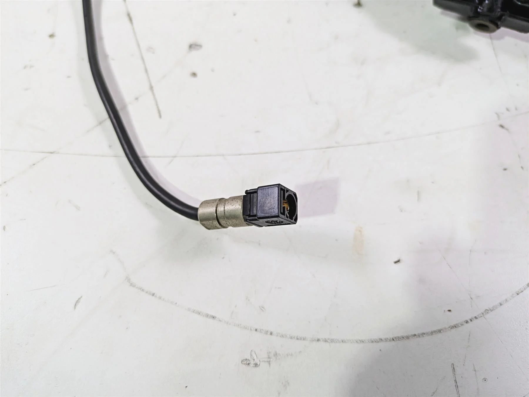 2016 Harley Touring FLTRX Road Glide Right Media Compartment READ 76000492 - Image 11