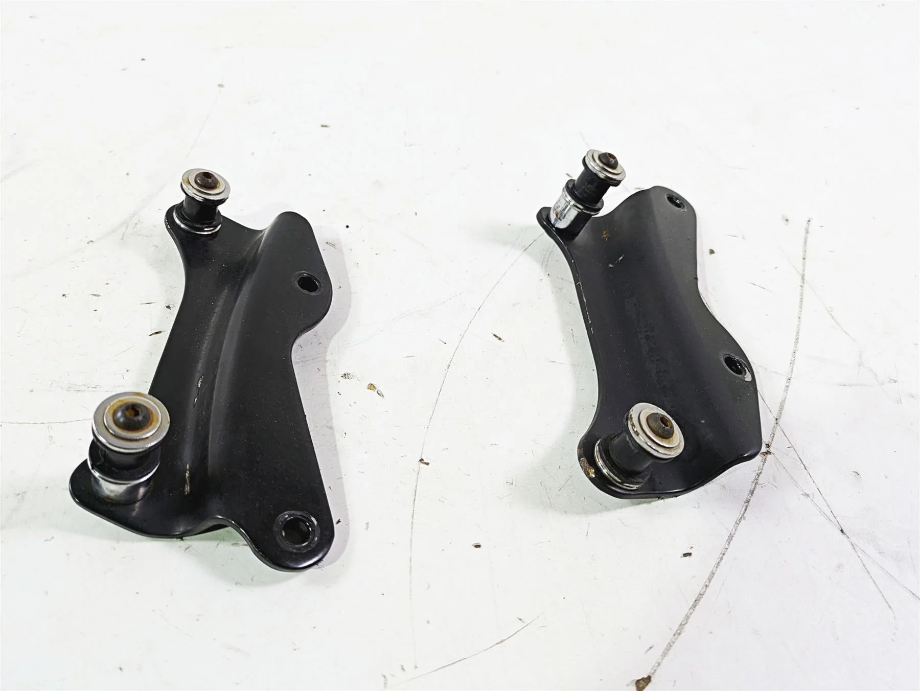 2016 Harley Touring FLTRX Road Glide Sissy Bar Mounts Quick Release 52300353 - Image 7