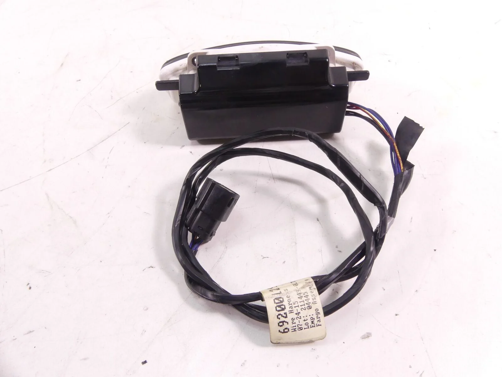 2016 Harley Touring FLTRX Road Glide Taillight Tri-Bar Rear Lamp Wiring 59600008 - Image 3
