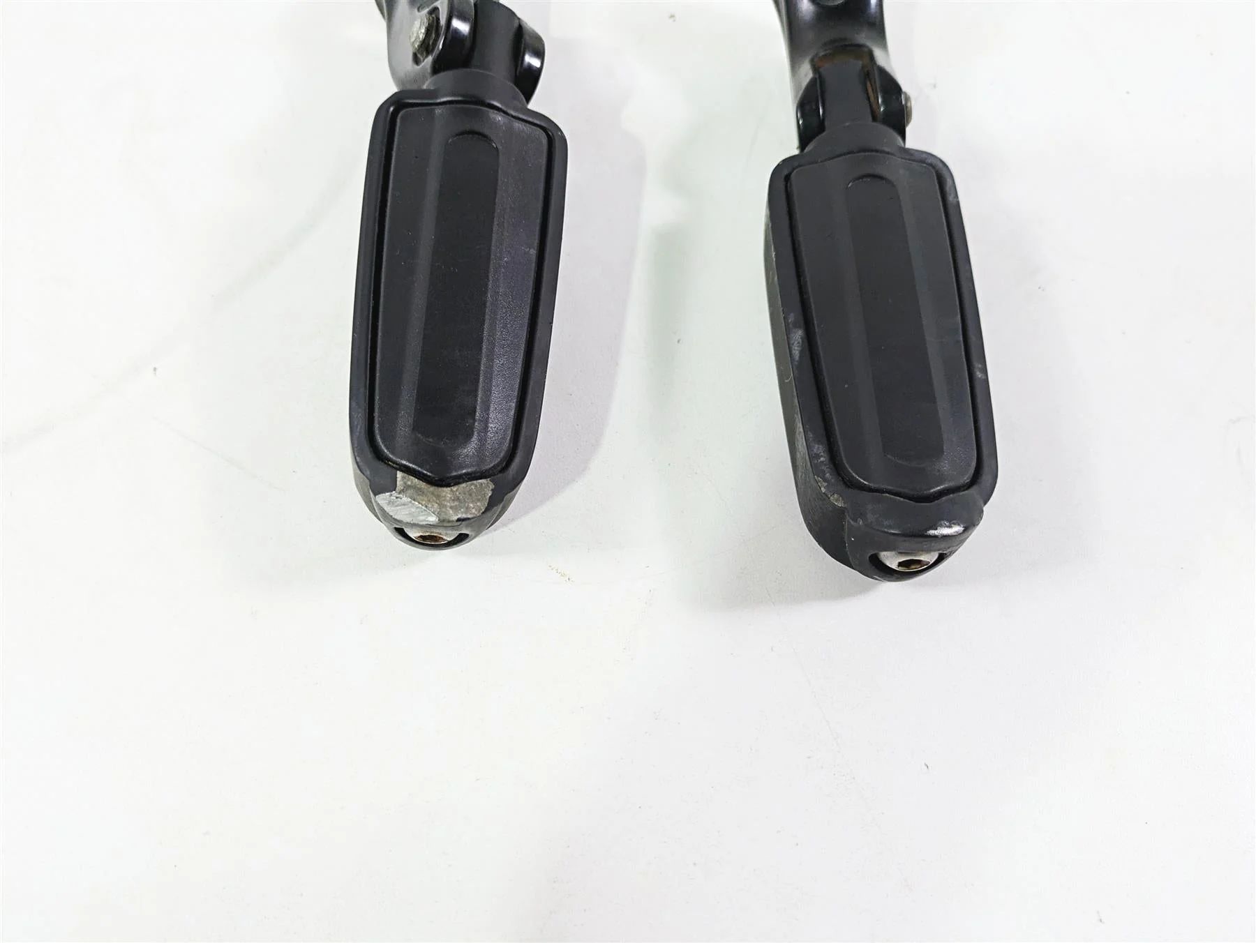 2016 Harley VRSCDX Night Rod Front Rider Footpeg Mount Set 54046-12 - Image 10