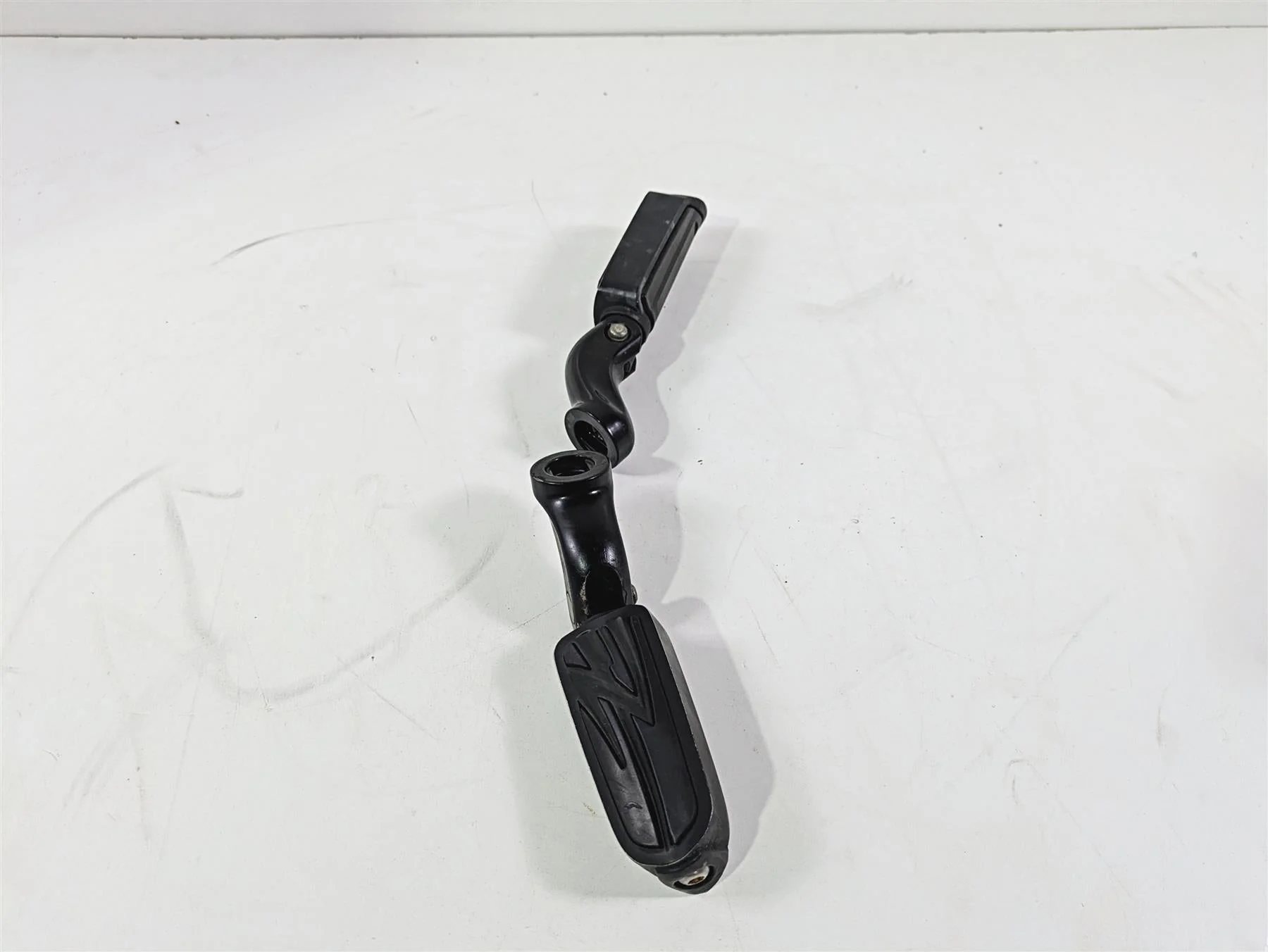 2016 Harley VRSCDX Night Rod Front Rider Footpeg Mount Set 54046-12 - Image 3