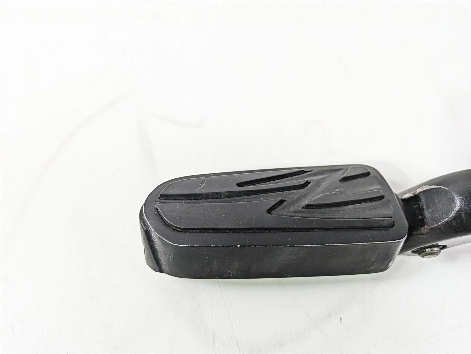 2016 Harley VRSCDX Night Rod Front Rider Footpeg Mount Set 54046-12 - Image 7