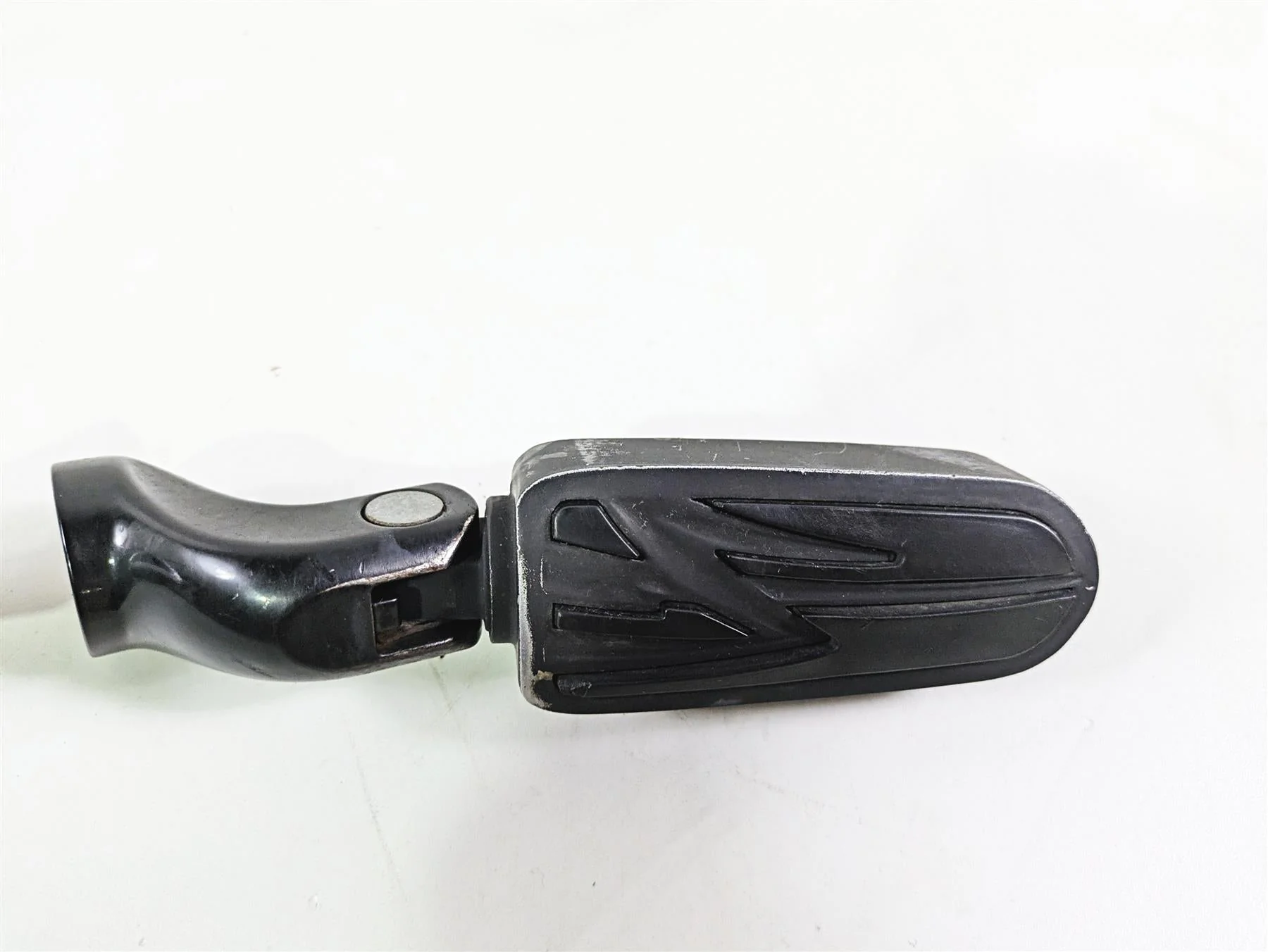 2016 Harley VRSCDX Night Rod Front Rider Footpeg Mount Set 54046-12 - Image 8