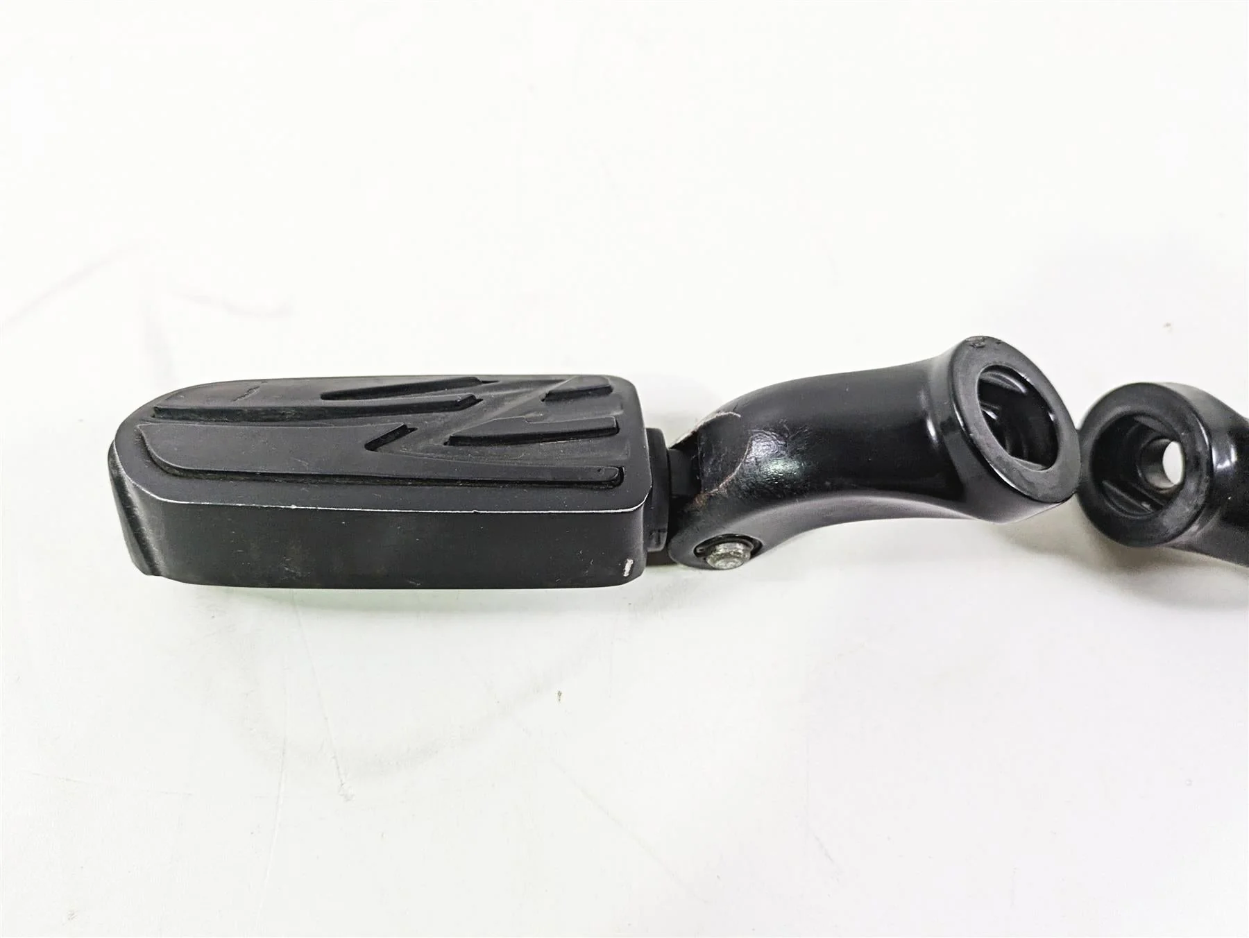 2016 Harley VRSCDX Night Rod Front Rider Footpeg Mount Set 54046-12 - Image 9