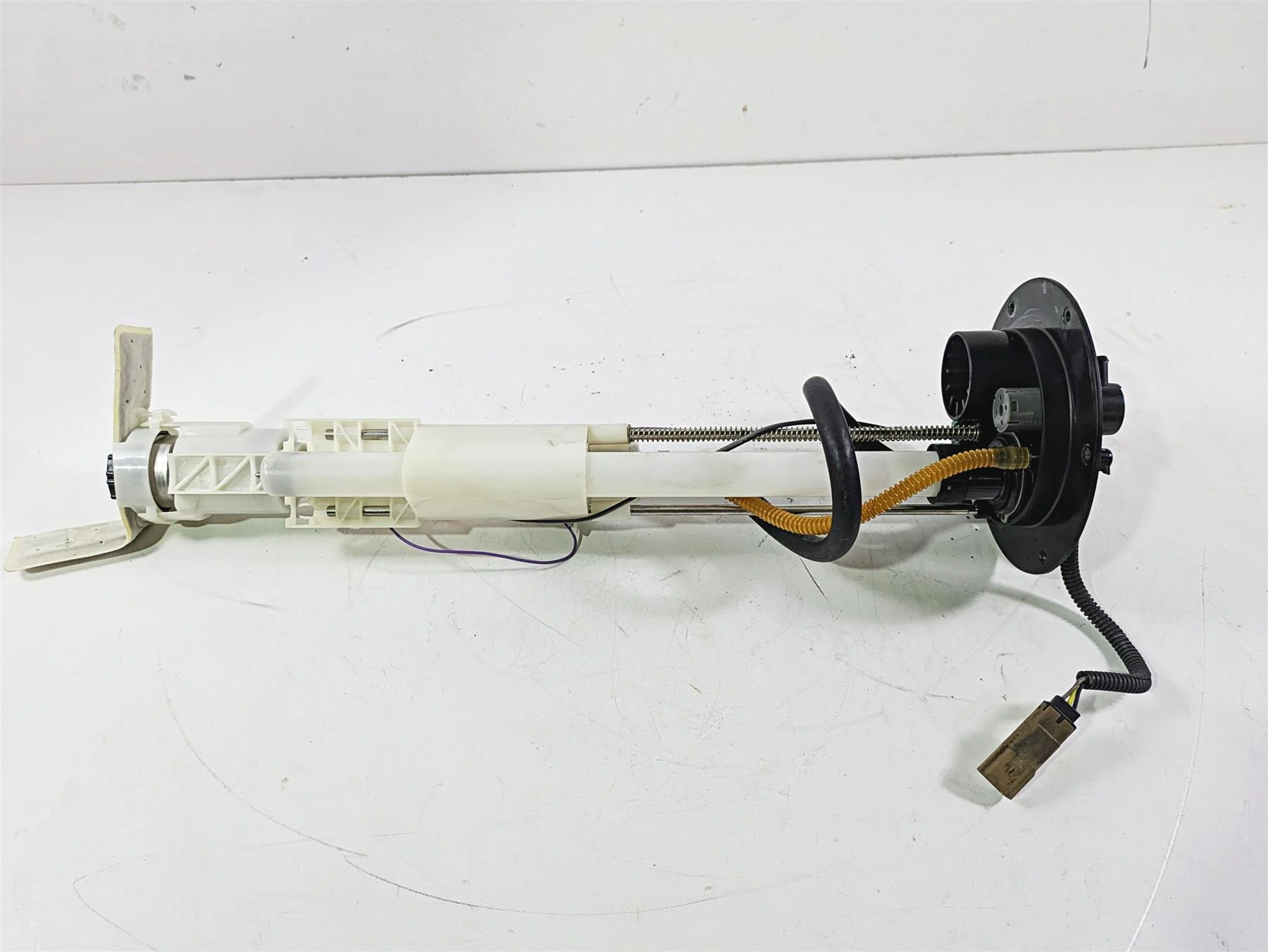 2016 Harley VRSCDX Night Rod Fuel Gas Petrol Pump READ 75123-09 - Image 2